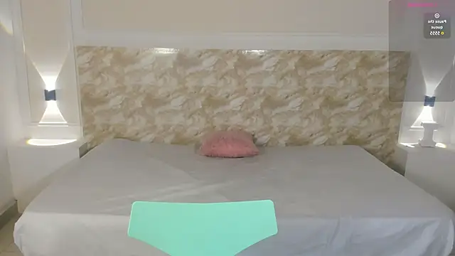 AliceRoss0 online show from November 6, 2025, 11:53 pm