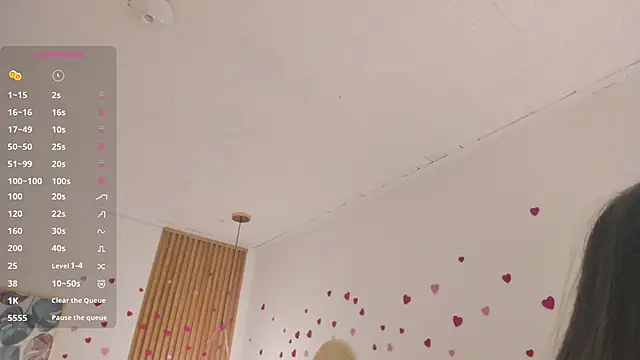 TiffanyWright online show from April 17, 2026, 1:25 pm