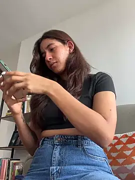 ValeriEvan online show from February 16, 2025, 6:32 pm