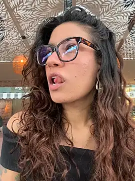 Snapshot of ValeriEvan chatting on September 17, 2025, 8:11 pm ValeriEvan online show from September 17, 2025, 8:11 pm