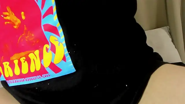 Snapshot of Beard_xox chatting on February 15, 2025, 10:21 pm Beard xox online show from February 15, 2025, 10:21 pm