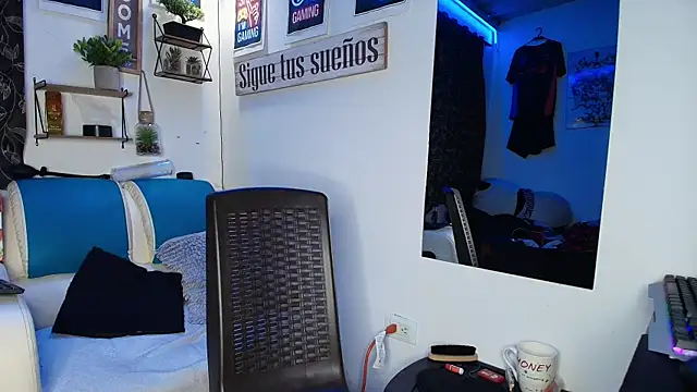 Snapshot of Leenar_Key chatting on September 21, 2025, 12:16 am Leenar Key online show from September 21, 2025, 12:16 am