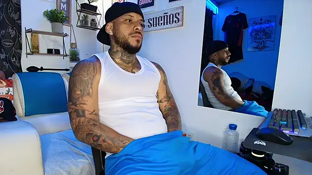 Snapshot of Leenar_Key chatting on September 23, 2025, 10:44 am Leenar Key online show from September 23, 2025, 10:44 am