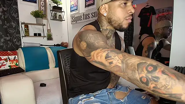 Snapshot of Leenar_Key chatting on September 27, 2025, 12:39 am Leenar Key online show from September 27, 2025, 12:39 am