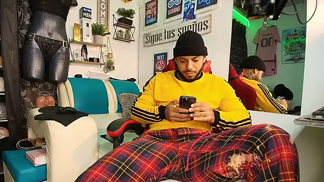 Leenar Key online show from February 4, 2026, 10:32 am