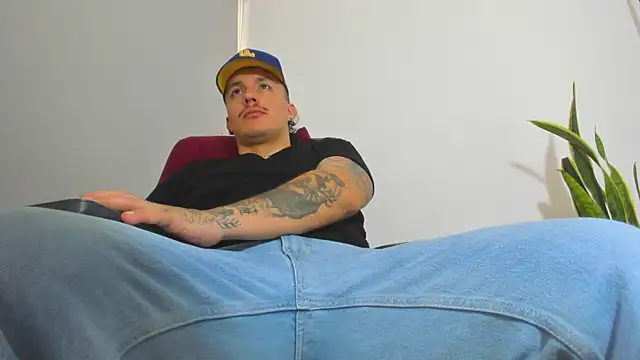 Snapshot of archie_1234 chatting on March 21, 2025, 4:40 pm archie 1234 online show from March 21, 2025, 4:40 pm