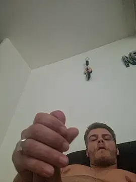 majinm83 online show from June 3, 2026, 1:23 pm