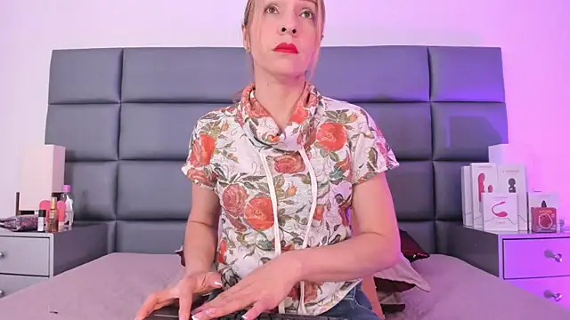 DanyFreydell online show from March 18, 2025, 12:50 pm