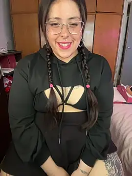 Snapshot of Mizztikaa chatting on October 13, 2025, 7:04 pm Mizztikaa online show from October 13, 2025, 7:04 pm