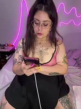 Mizztikaa online show from February 1, 2025, 3:52 am