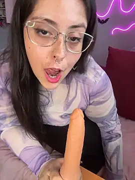 Snapshot of Mizztikaa chatting on October 8, 2025, 6:52 pm Mizztikaa online show from October 8, 2025, 6:52 pm