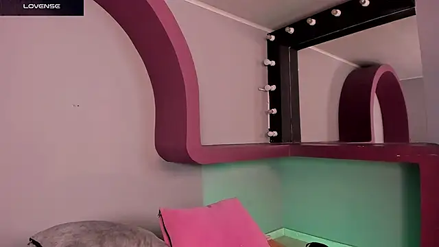 morganlake  online show from November 27, 2025, 7:36 pm