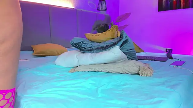 Snapshot of Annie-Wolf chatting on March 16, 2025, 12:01 am Annie-Wolf online show from March 16, 2025, 12:01 am