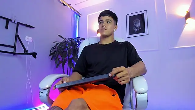 Rob saenz  online show from November 12, 2025, 4:22 pm