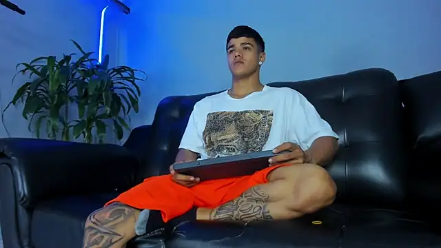 Snapshot of Rob_saenz_ chatting on September 25, 2025, 2:12 pm Rob saenz online show from September 25, 2025, 2:12 pm