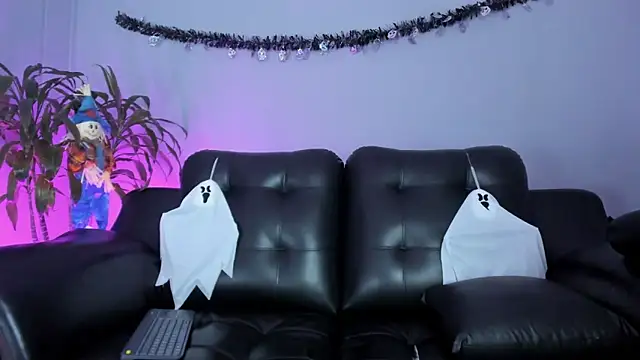 Snapshot of Rob_saenz_ chatting on October 18, 2025, 3:47 pm Rob saenz online show from October 18, 2025, 3:47 pm