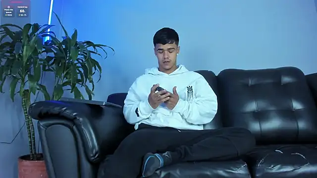 Snapshot of Rob_saenz_ chatting on September 23, 2025, 1:40 pm Rob saenz online show from September 23, 2025, 1:40 pm