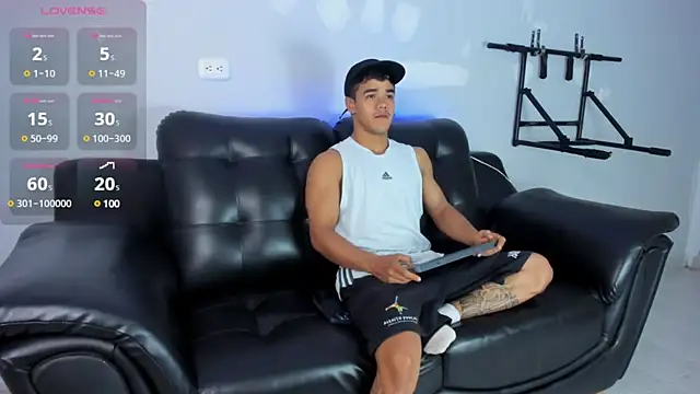 Snapshot of Rob_saenz_ chatting on March 5, 2025, 1:28 pm Rob saenz online show from March 5, 2025, 1:28 pm