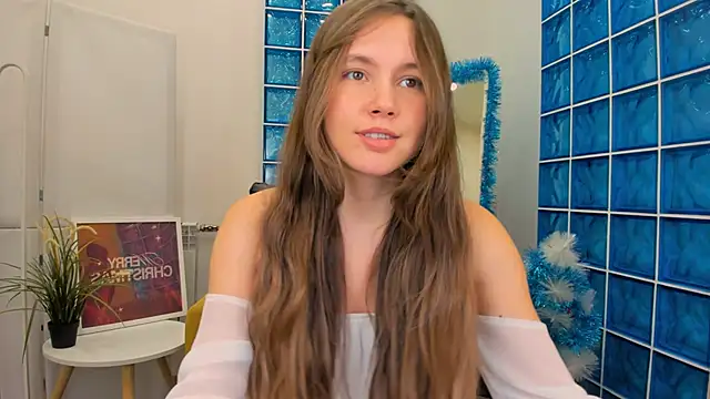 MaryannSoftt online show from December 18, 2024, 4:38 pm