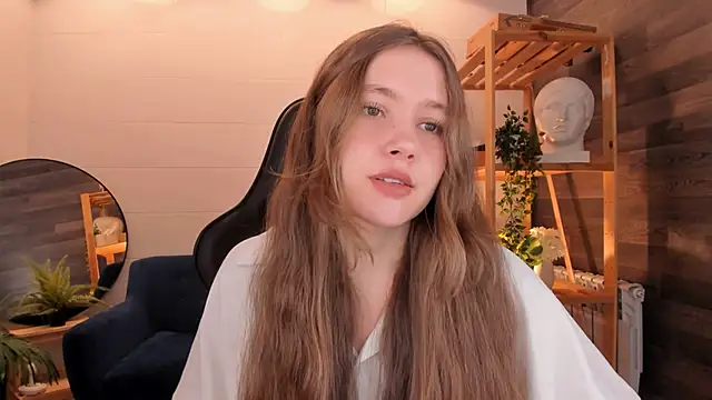 MaryannSoftt online show from November 19, 2025, 3:01 pm