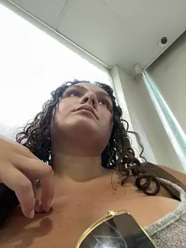 eva y marcelo online show from February 25, 2025, 7:27 pm