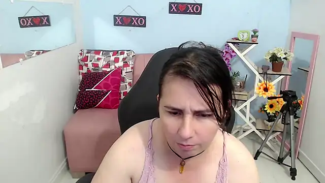 victoria jones online show from October 4, 2025, 2:29 pm