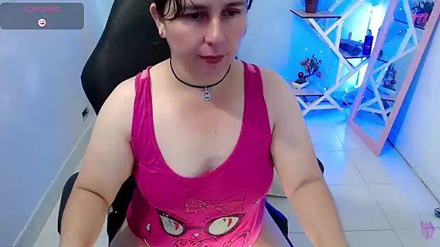 Snapshot of victoria_jones chatting on February 2, 2026, 12:04 pm victoria jones online show from February 2, 2026, 12:04 pm