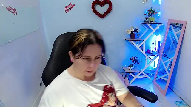 Snapshot of victoria_jones chatting on February 20, 2026, 3:58 pm victoria jones online show from February 20, 2026, 3:58 pm