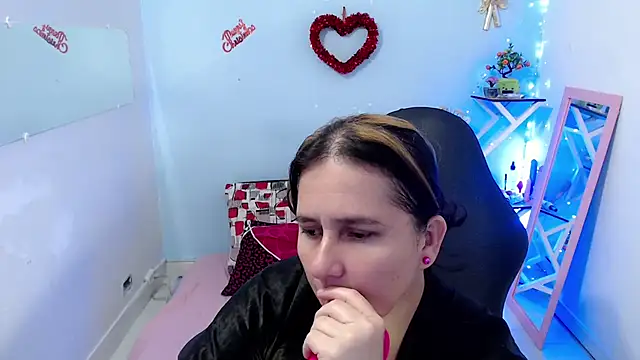 Snapshot of victoria_jones chatting on February 19, 2026, 2:47 pm victoria jones online show from February 19, 2026, 2:47 pm