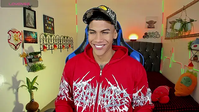 Snapshot of Damian_latinxxx chatting on February 7, 2026, 3:14 am Damian latinxxx online show from February 7, 2026, 3:14 am