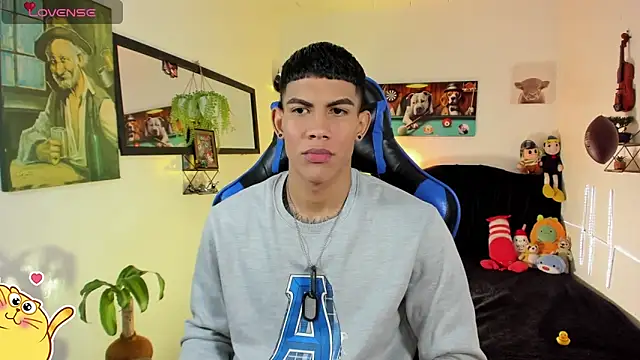 Damian latinxxx online show from March 31, 2026, 3:19 am