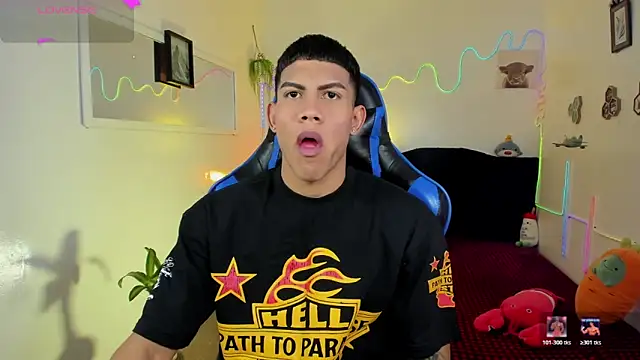 Snapshot of Damian_latinxxx chatting on February 15, 2026, 3:07 am Damian latinxxx online show from February 15, 2026, 3:07 am