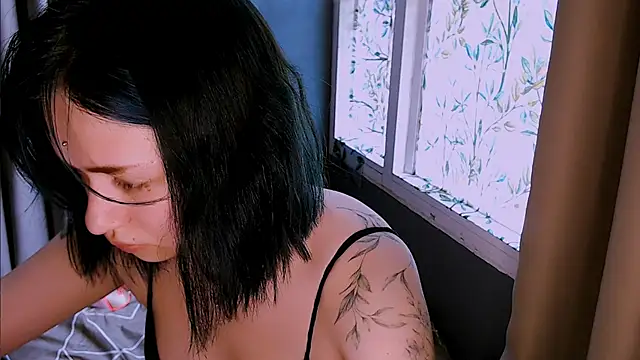 candy lina online show from September 28, 2025, 5:47 am