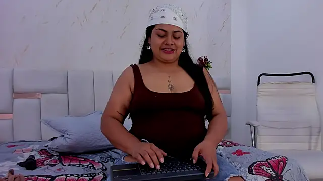 Snapshot of Sasha_pearz chatting on October 8, 2025, 3:19 am Sasha pearz online show from October 8, 2025, 3:19 am