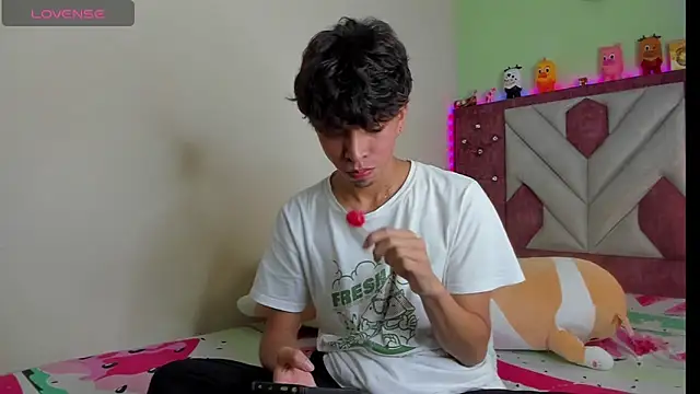 Santy carrington online show from November 25, 2025, 1:39 am