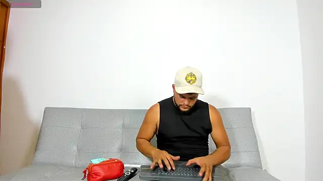 Snapshot of that_temptation chatting on October 30, 2025, 8:28 pm that temptation online show from October 30, 2025, 8:28 pm