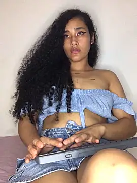 Snapshot of jaderossxx chatting on January 25, 2025, 4:13 am jaderossxx online show from January 25, 2025, 4:13 am