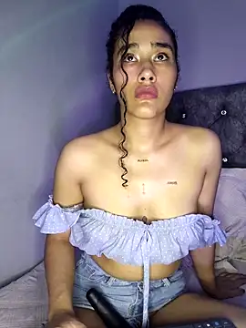 Snapshot of jaderossxx chatting on October 3, 2025, 2:15 am jaderossxx online show from October 3, 2025, 2:15 am