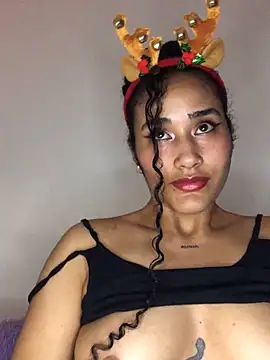Snapshot of jaderossxx chatting on December 27, 2024, 12:07 am jaderossxx online show from December 27, 2024, 12:07 am