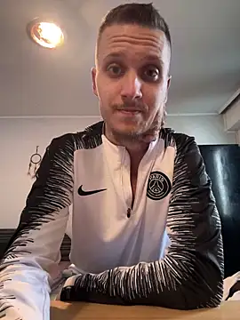 Snapshot of BWC69_69_69 chatting on December 29, 2024, 11:40 am BWC69 69 69 online show from December 29, 2024, 11:40 am