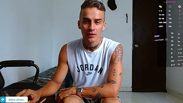 bray hotboy777 online show from April 19, 2026, 3:02 pm