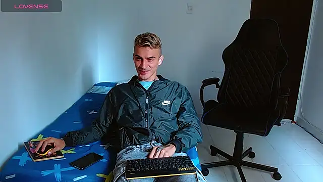 Snapshot of bray_hotboy777 chatting on October 11, 2025, 3:35 pm bray hotboy777 online show from October 11, 2025, 3:35 pm