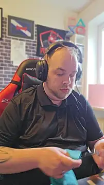 PupW0lfy online show from April 14, 2026, 1:38 pm