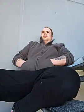 PupW0lfy online show from March 20, 2025, 11:16 am