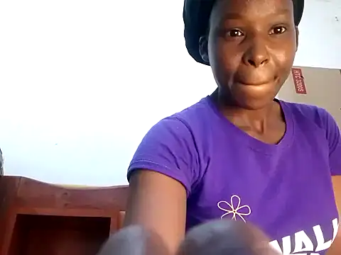 Snapshot of Claris2 chatting on October 18, 2025, 8:11 pm Claris2 online show from October 18, 2025, 8:11 pm