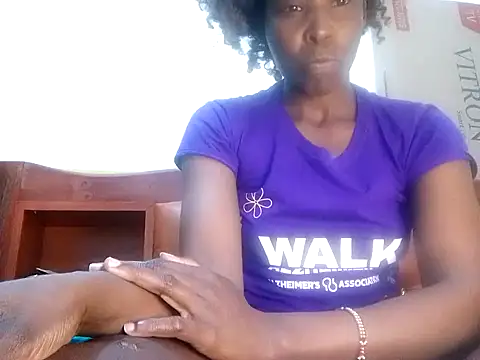 Snapshot of Claris2 chatting on September 23, 2025, 7:10 pm Claris2 online show from September 23, 2025, 7:10 pm