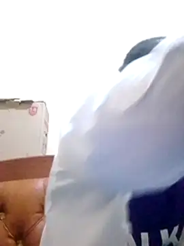 Snapshot of Claris2 chatting on February 17, 2026, 8:17 pm Claris2 online show from February 17, 2026, 8:17 pm