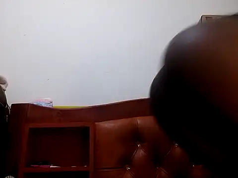 Snapshot of Claris2 chatting on October 5, 2025, 7:15 pm Claris2 online show from October 5, 2025, 7:15 pm