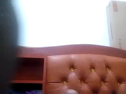 Snapshot of Claris2 chatting on October 12, 2025, 8:21 pm Claris2 online show from October 12, 2025, 8:21 pm