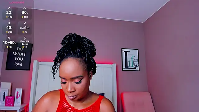 Britanymooree online show from December 15, 2025, 8:03 pm